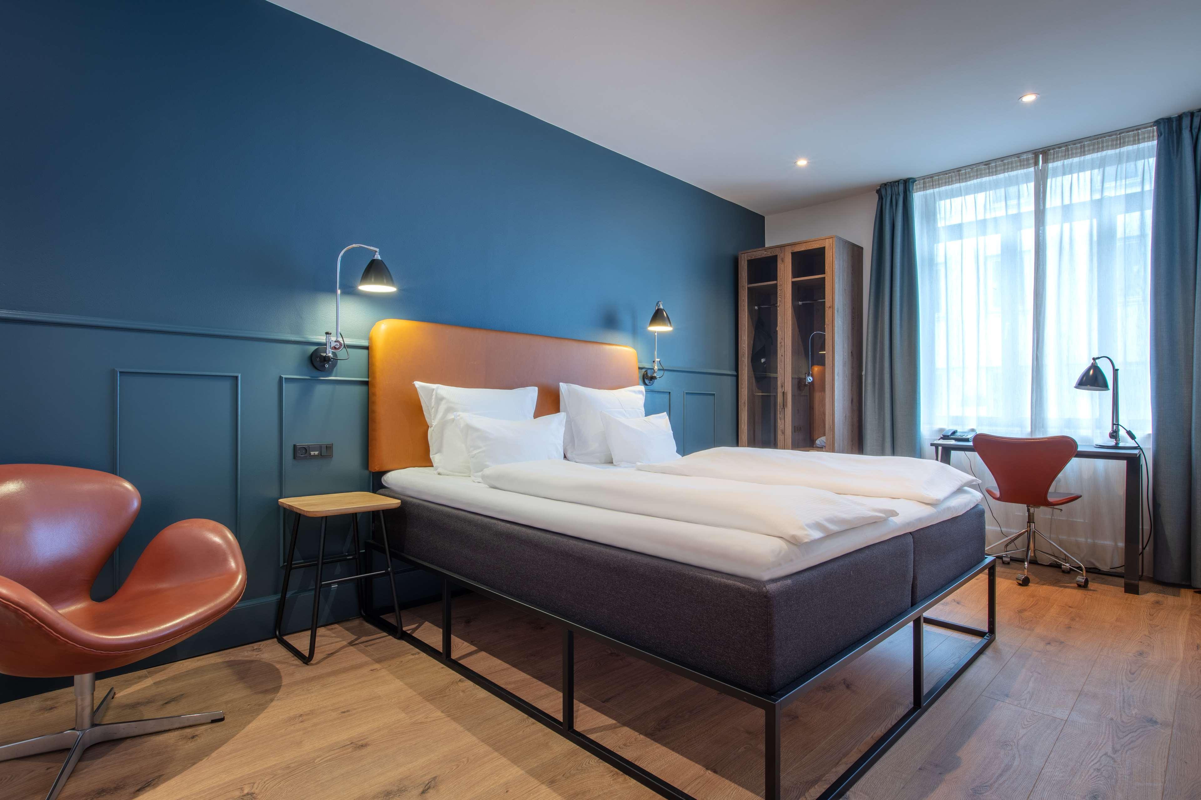 Western Hotel 4*